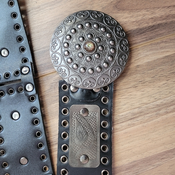 Metallic and Leather Belt - Picture 2 of 4